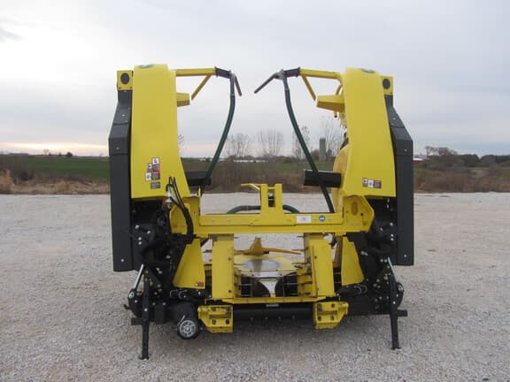 Image of John Deere 770 equipment image 4