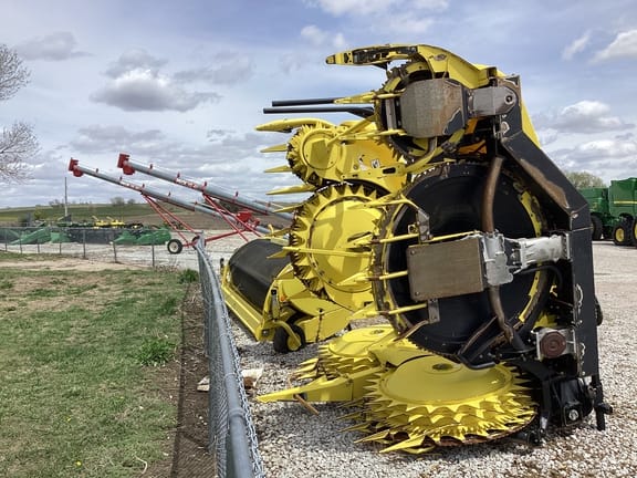 2023 John Deere 770 Equipment Image0
