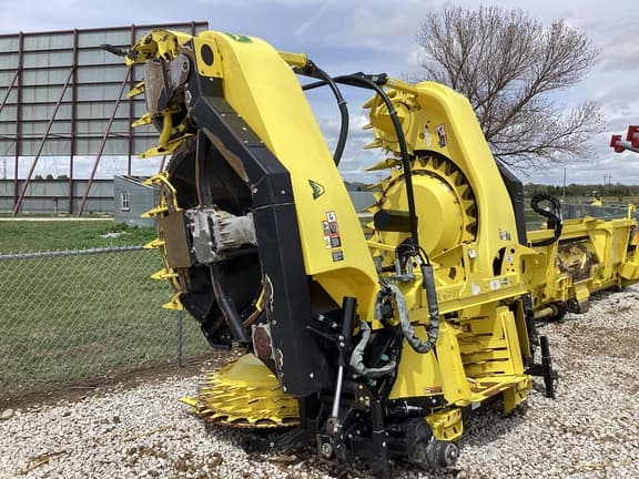 Image of John Deere 770 equipment image 2