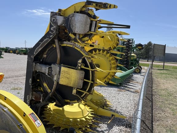 Image of John Deere 770 equipment image 1