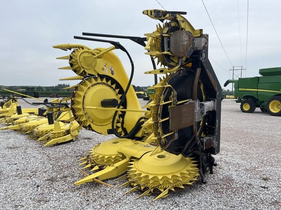 2023 John Deere 770 Equipment Image0