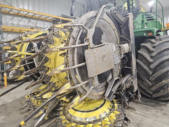 2023 John Deere 772 Equipment Image0