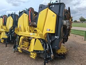 2023 John Deere 772 Image