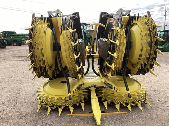 Image of John Deere 772 equipment image 1