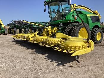 2023 John Deere 772 Equipment Image0