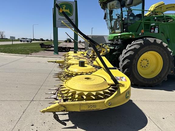 Image of John Deere 772 equipment image 1