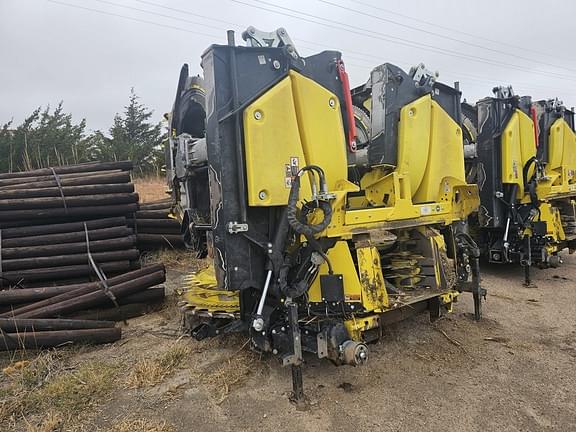 Image of John Deere 772 equipment image 1