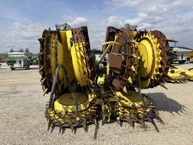 Image of John Deere 772 equipment image 1
