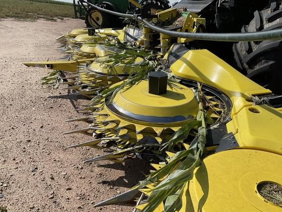 Image of John Deere 772 equipment image 2