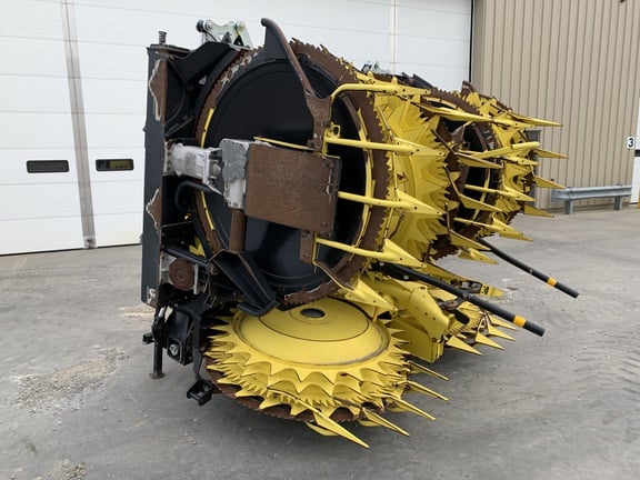 2023 John Deere 772 Equipment Image0