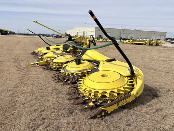 Image of John Deere 772 equipment image 1