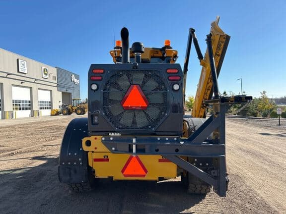 Image of John Deere 772G equipment image 3