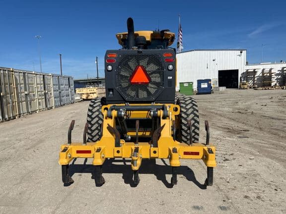 Image of John Deere 772G equipment image 3