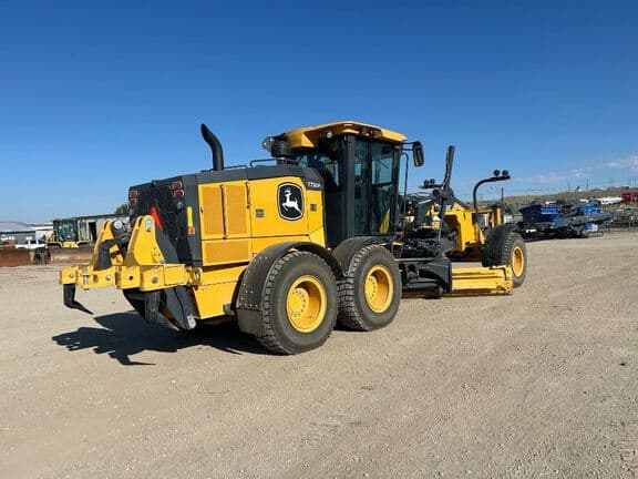 Image of John Deere 772G equipment image 1