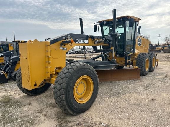 2023 John Deere 772G Equipment Image0