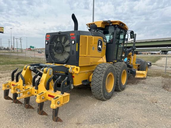 Image of John Deere 772G equipment image 4