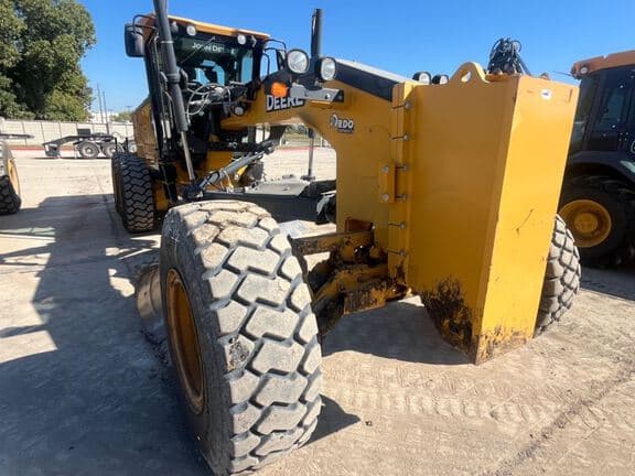 Image of John Deere 772G equipment image 1