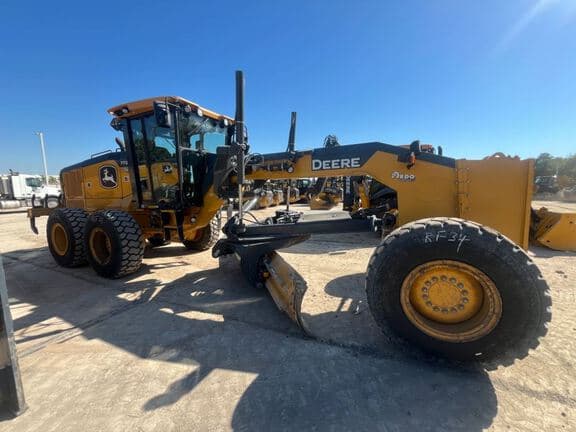 Image of John Deere 772G equipment image 2