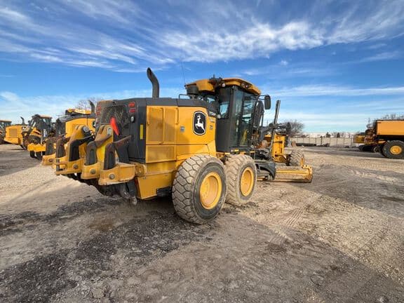 Image of John Deere 772G equipment image 4