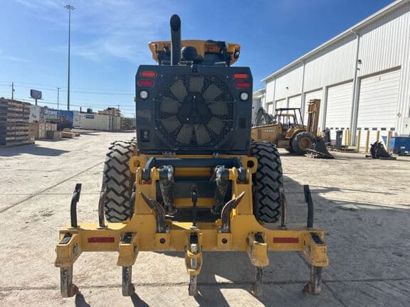Image of John Deere 772G equipment image 3