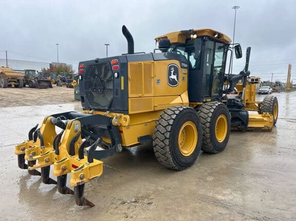 Image of John Deere 772G equipment image 4