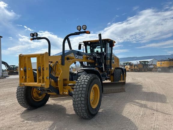 Image of John Deere 772G equipment image 3