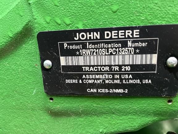 Image of John Deere 7R 210 equipment image 3