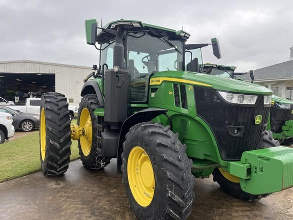 Main image John Deere 7R 210