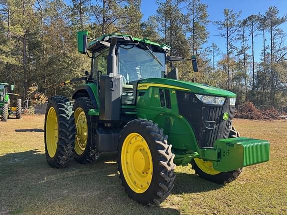 Image of John Deere 7R 210 equipment image 3