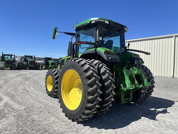 Image of John Deere 7R 210 equipment image 2