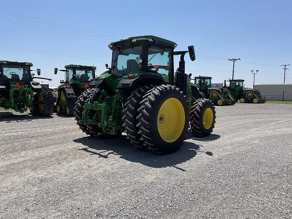 Image of John Deere 7R 210 equipment image 4