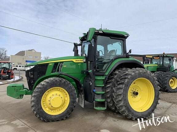 Image of John Deere 7R 210 equipment image 1