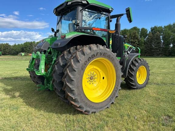 Image of John Deere 7R 210 equipment image 4