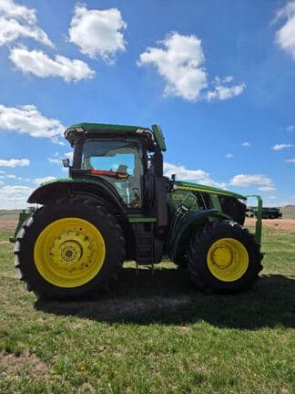 Image of John Deere 7R 210 equipment image 4