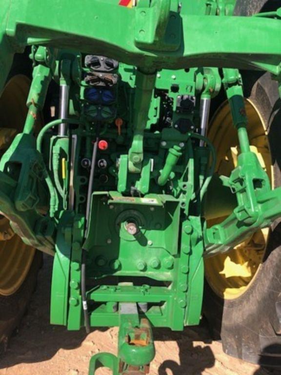 Image of John Deere 7R 210 Image 1