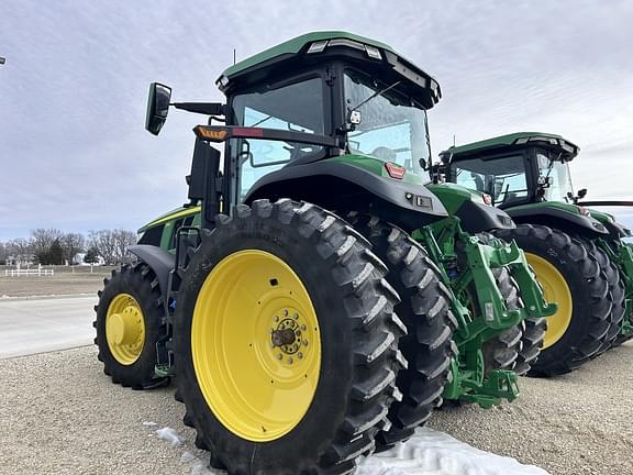 Image of John Deere 7R 210 equipment image 1