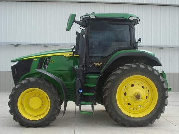 Image of John Deere 7R 210 Primary image