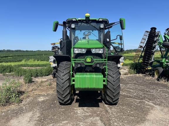 Image of John Deere 7R 210 equipment image 2
