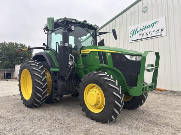 Image of John Deere 7R 210 equipment image 1