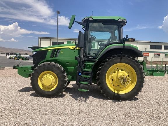 Image of John Deere 7R 210 equipment image 1