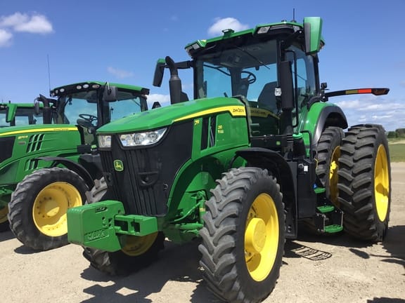 2023 John Deere 7R 210 Equipment Image0