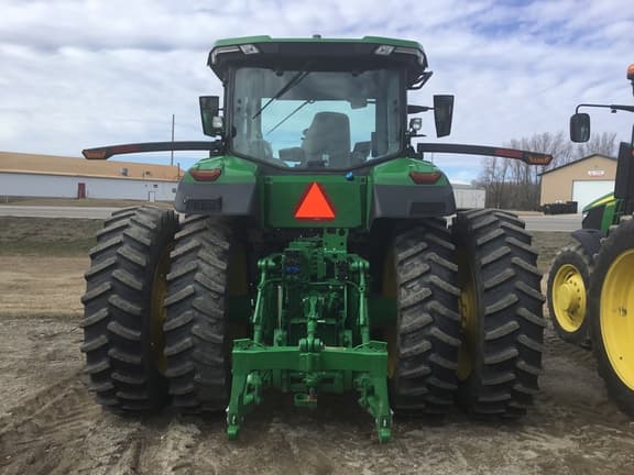 Image of John Deere 7R 210 equipment image 3