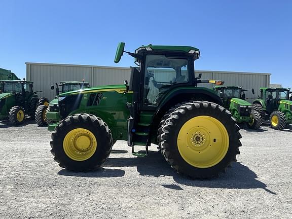 Image of John Deere 7R 210 equipment image 1