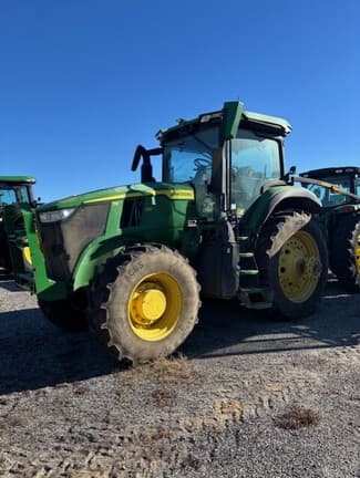 Image of John Deere 7R 210 equipment image 2
