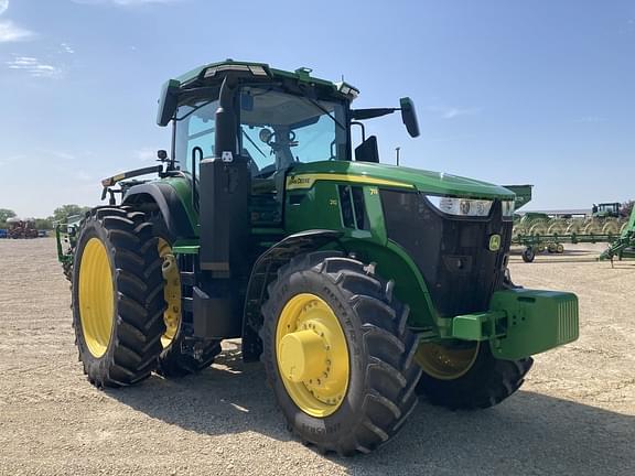 Image of John Deere 7R 210 equipment image 1