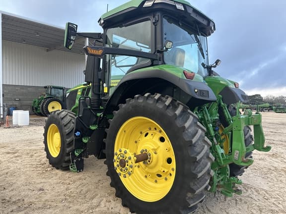 Image of John Deere 7R 210 equipment image 3