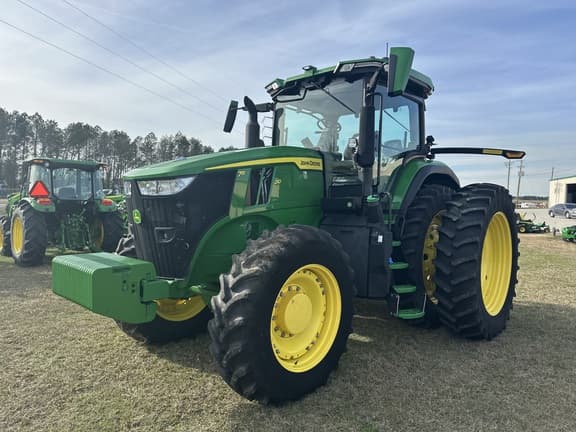 Image of John Deere 7R 210 equipment image 3