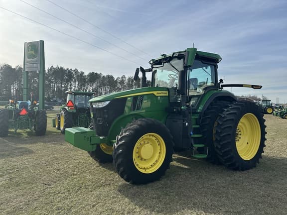 Image of John Deere 7R 210 equipment image 4