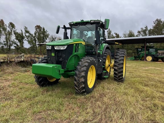 Image of John Deere 7R 210 equipment image 1