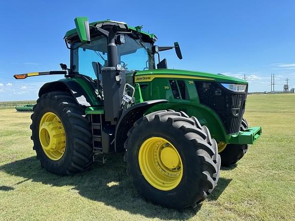 Image of John Deere 7R 210 equipment image 1